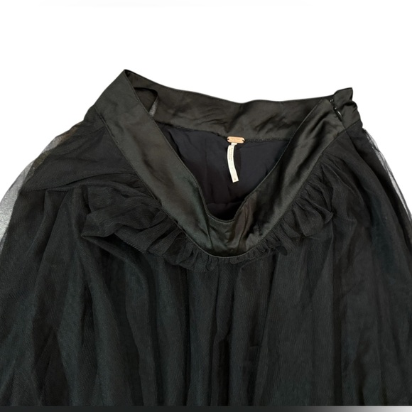 Free People Keep Me TuTu Tulle Layered Skirt in Black Size 6 - Picture 5 of 10